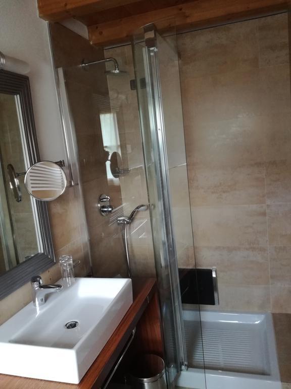 Bait De Angial Hotel